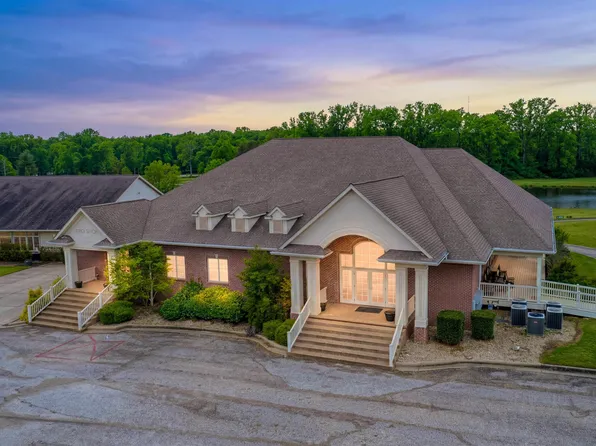 360 Persimmon Cir, Boonville, IN 47601