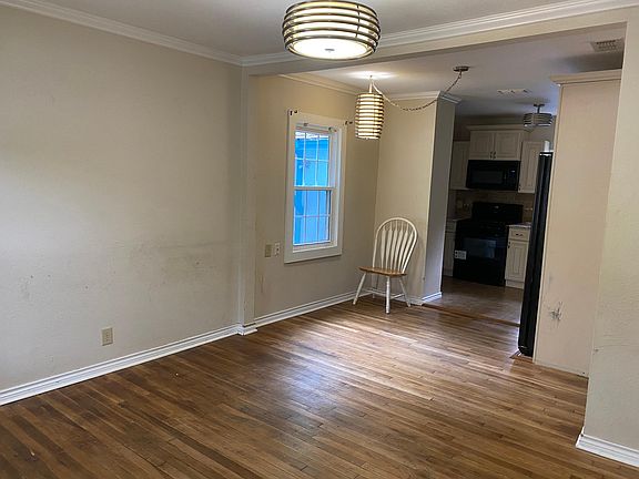 4th image of 305 S 2nd St