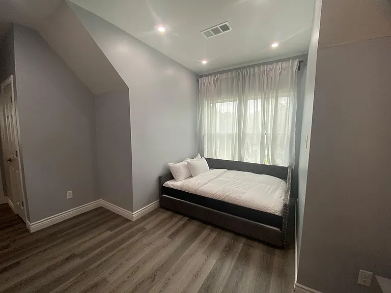 383 Halley Rd — Photo 26