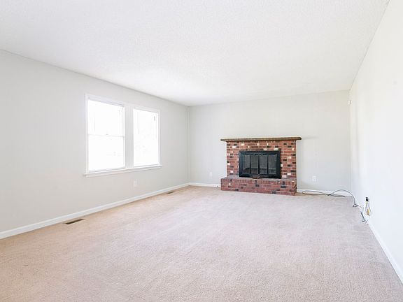 3rd image of 4008 Live Oak Rd
