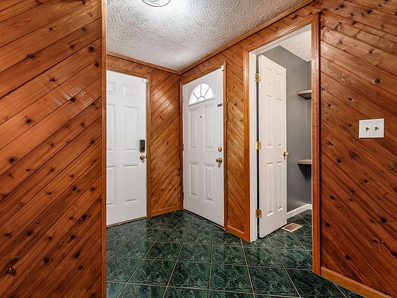 5th image of 3766 Hunting Ln