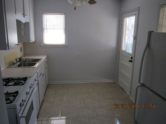 5th image of 718 Mickan St