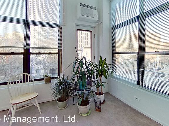 3rd image of 1958 N Lincoln Ave APT 3F