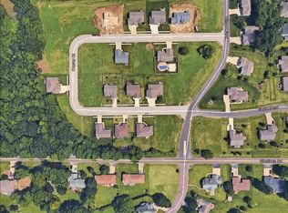 17 Osprey Ct, Pekin, IL