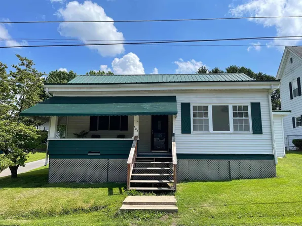 608 College St, Barrackville, WV 26559