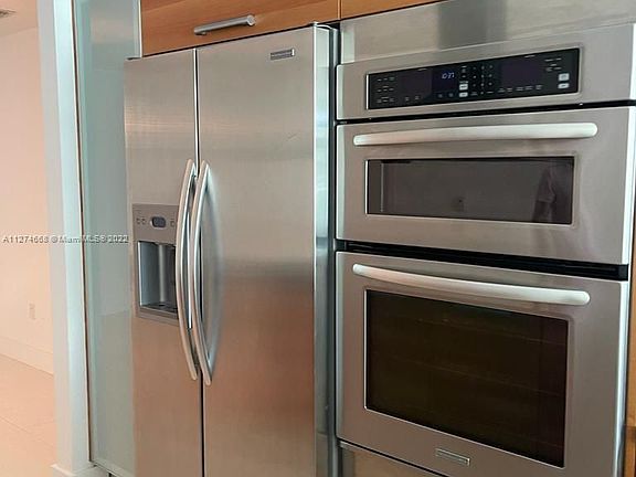 5th image of 2950 NE 188th St APT 135