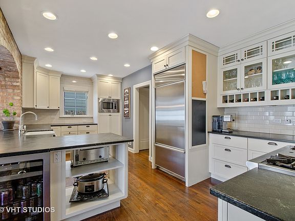 5th image of 2120 Beechwood Ave