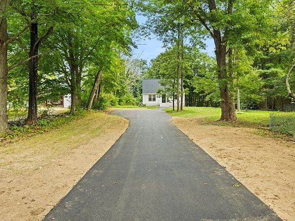 2nd image of 1088 Middleboro Ave