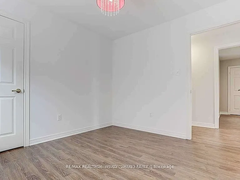 155 Durhamview Cres — Photo 32
