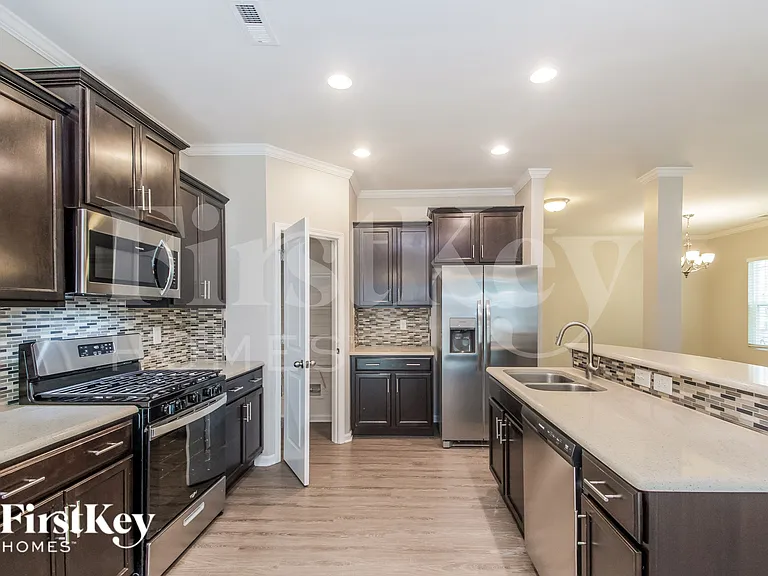 2055 Tanners Mill Dr — Photo 6