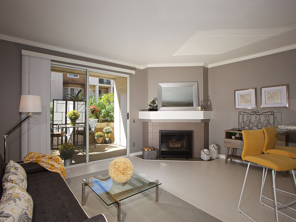1st image of 2220 Camino De La Reina Unit 105