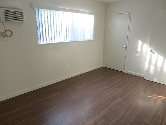 5th image of 10960 Campus St APT 9