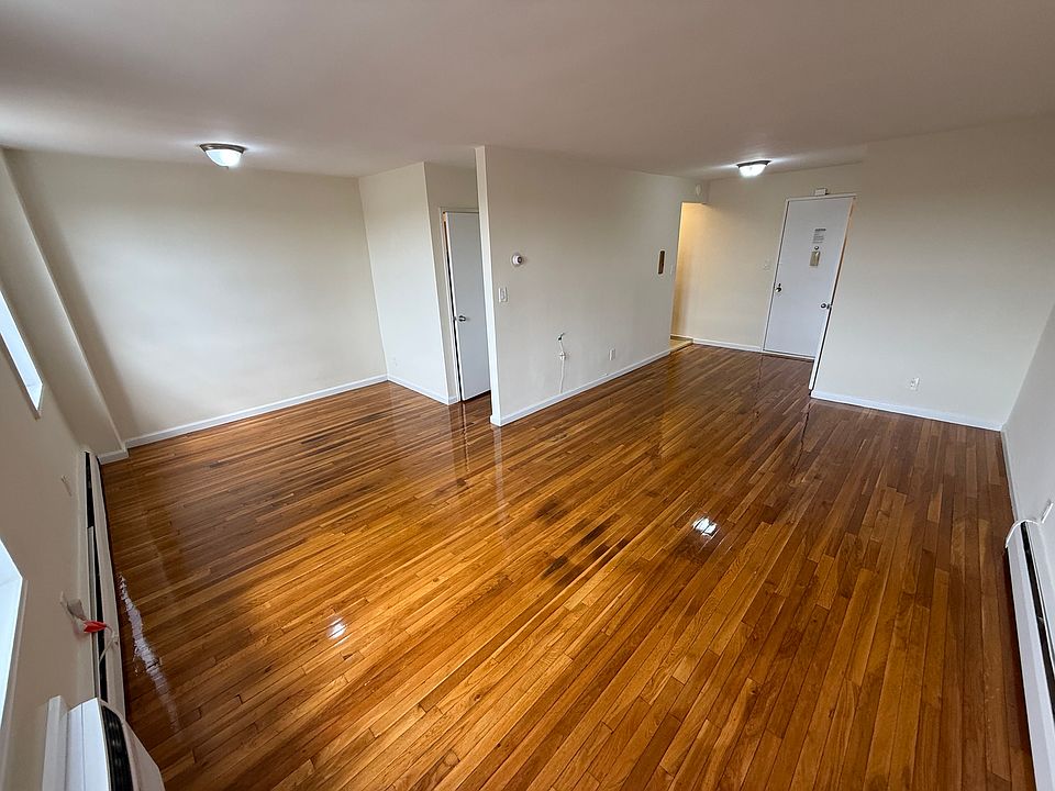 1st image of 2325 Bell Blvd APT 2H