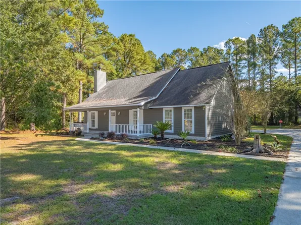 102 Winchester Rd, Waverly, GA 31565