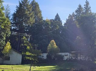 355 Pinewood Way, Cave Junction, OR 97523