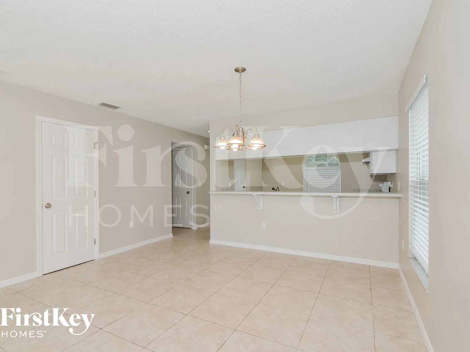 3 bed, 2.0 bath, 1479 sqft, $2,720 — Photo 4