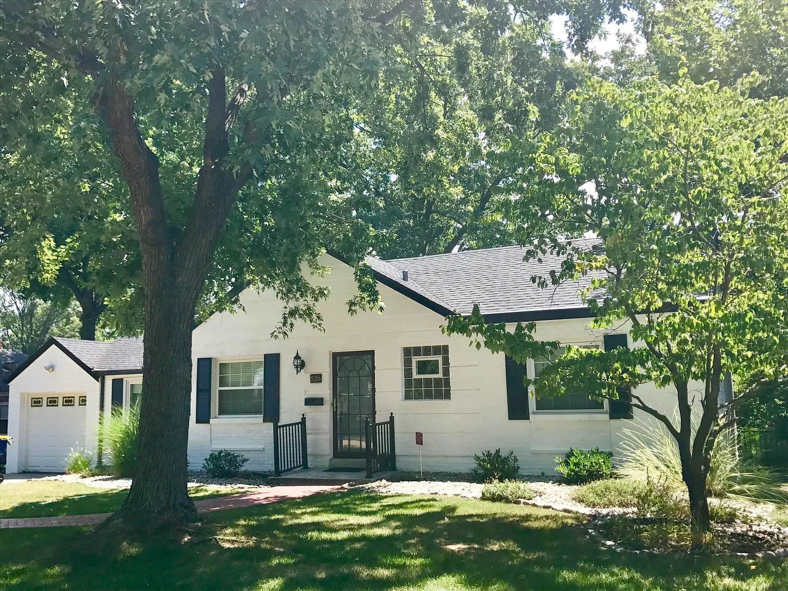 526 Hampshire Ct photo 1