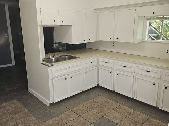 2nd image of 217 N Wilson Ave APT D