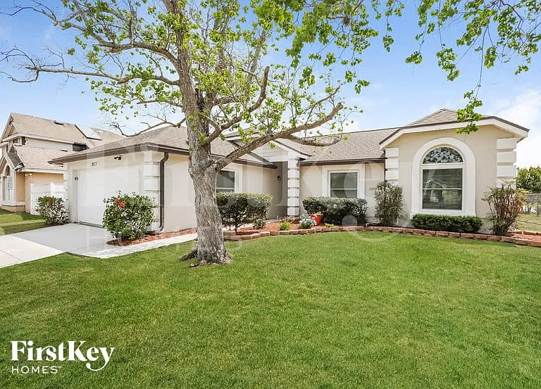 2673 Debany Rd — Photo 1