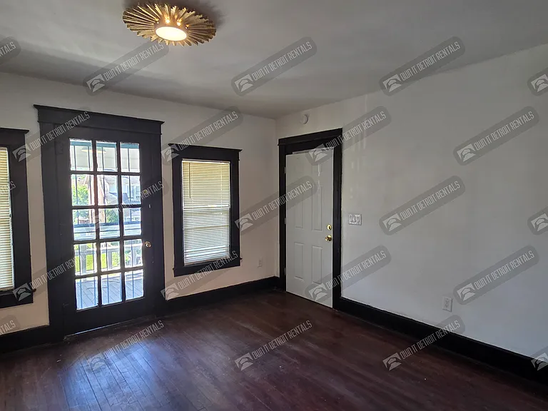2982 Vicksburg St — Photo 5