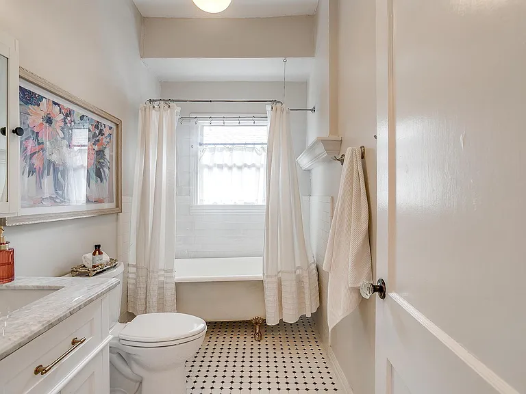 1405 S Henderson St — Photo 39