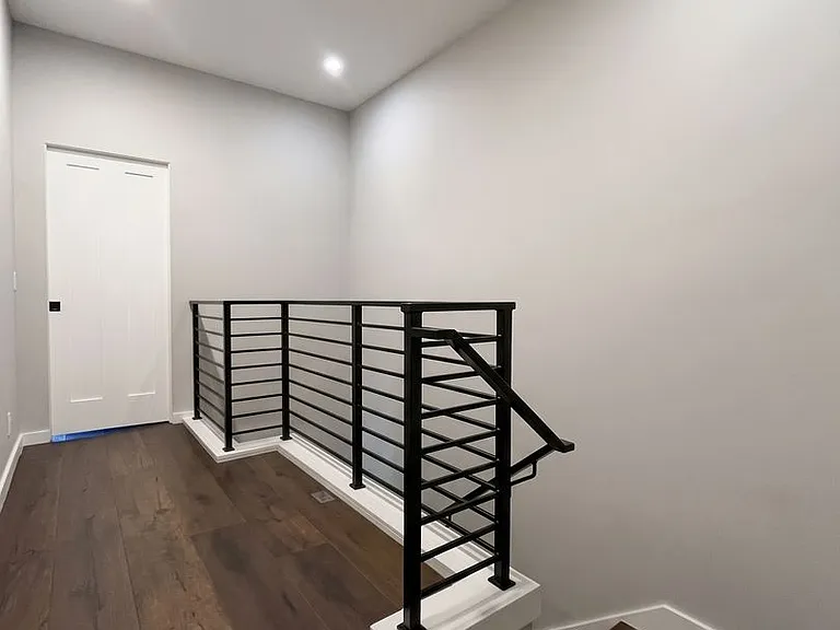 218 N French St — Photo 9