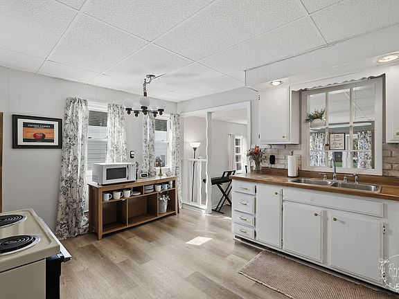 5th image of 1051 Cook Blvd