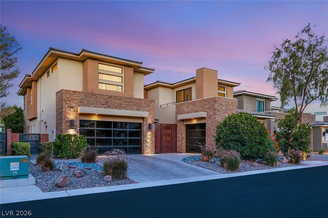 4 bed, 4.5 bath, 4172 sqft, $12,500 — Photo 1