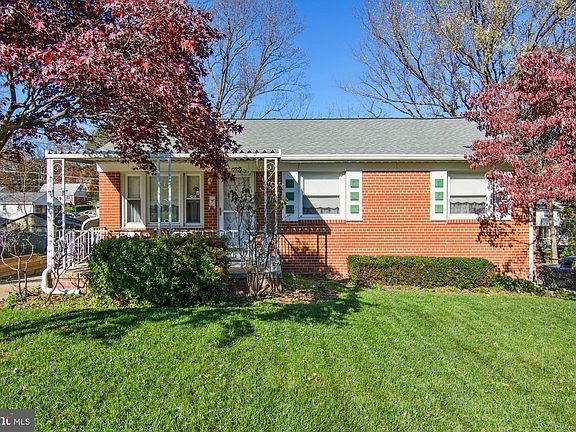 2nd image of 13933 Mathews Dr