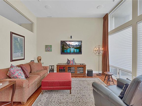5th image of 941 Penn Ave APT 502