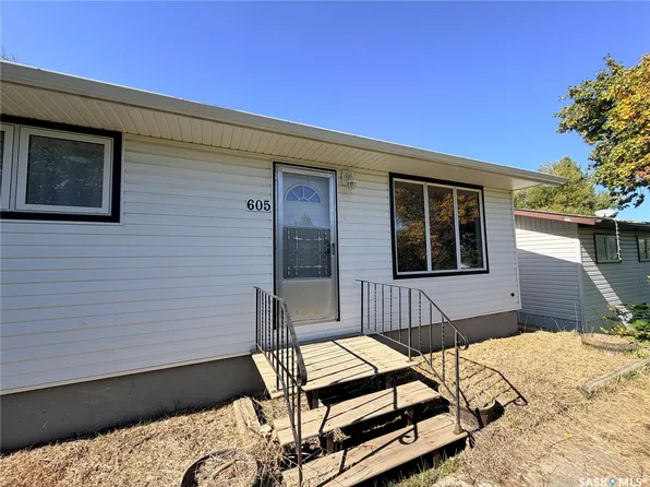 605 Hall Street, Kelvington, SK S0A 1W0