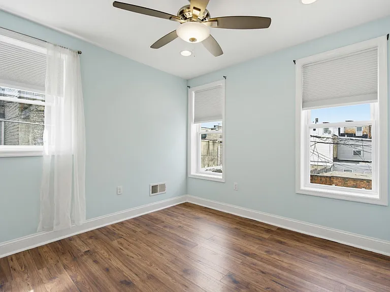 1429 Olive St — Photo 19