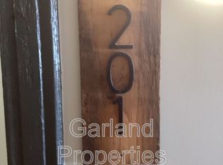 73 W Main St APT 201, Pulaski, VA 24301