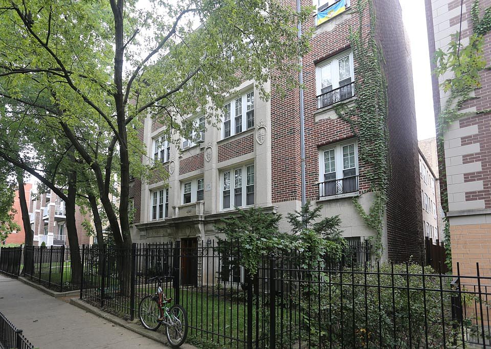 1st image of 4241 N Kenmore Ave #402