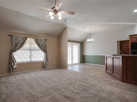 4th image of 3705 Kensington Dr