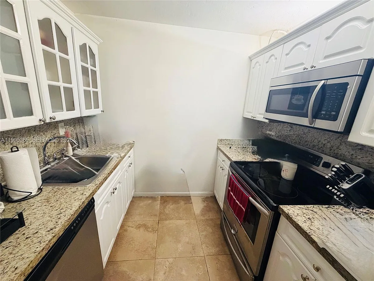 Building Photo - 8200 SW 210th St #113