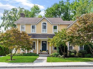 14 Somerset St, East Greenwich, RI 02818