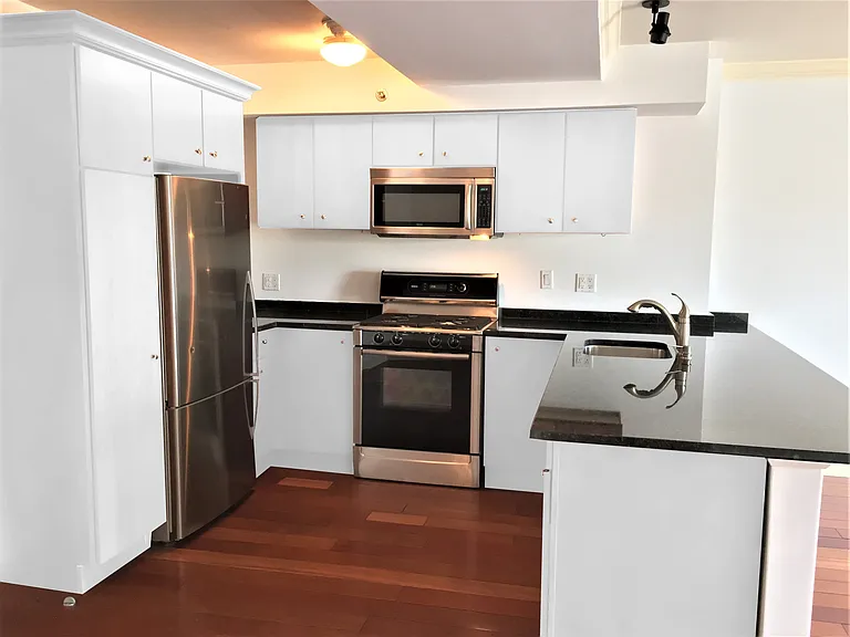 1 S Astor St #302 — Photo 5