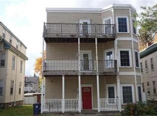 31 Oakwood St, Boston, MA 02124