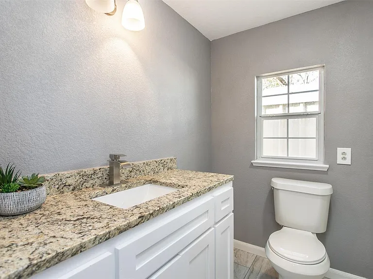 1309 Magnolia St — Photo 12