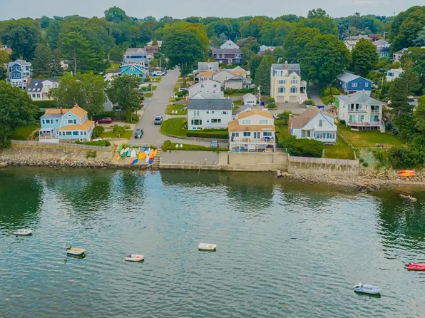 2 Stone Ter, Marblehead, MA 01945