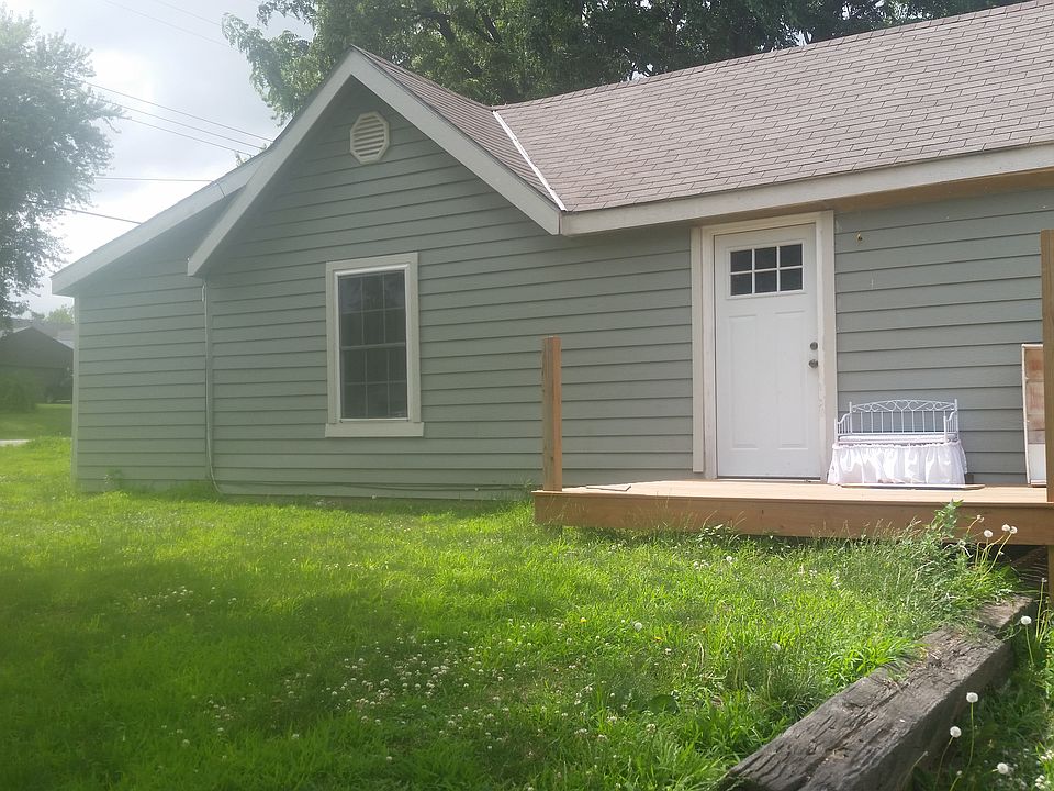 1st image of 207 California Ave
