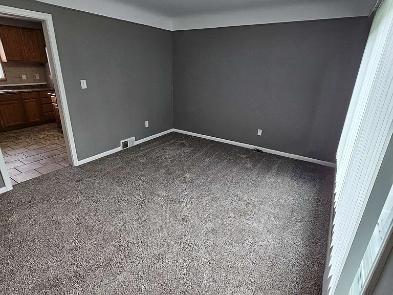 14611 Jacob Ave — Photo 3