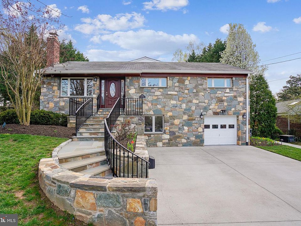 1st image of 3824 Pickett Ct