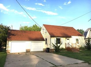 311 1st St, Compton, IL 61318