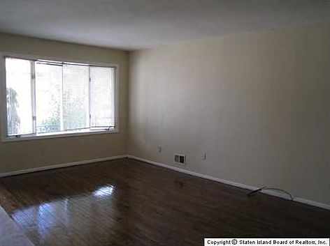 5th image of 87 Madsen Ave