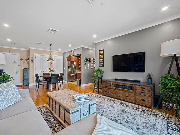 5th image of 153 Bay St #2D