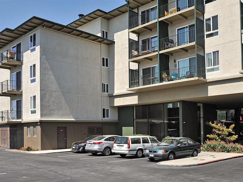 1st image of 818 N Delaware St APT 405