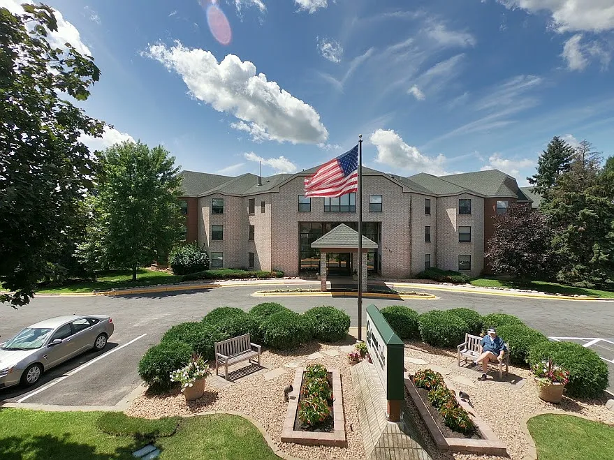 Summit Oaks Apartments — Photo 1