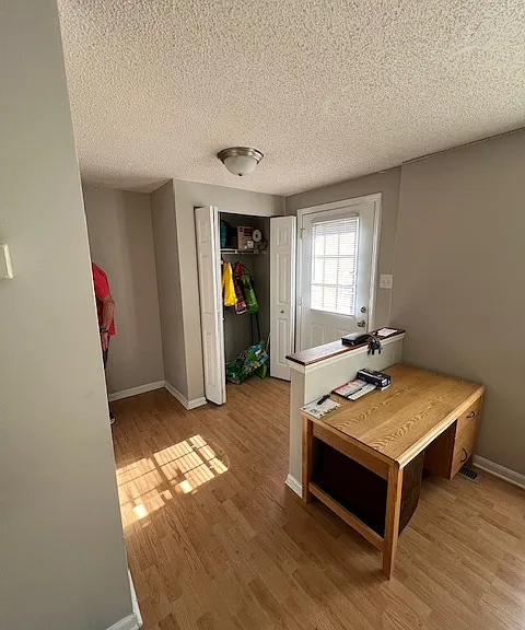 Entrance & Coat Closet